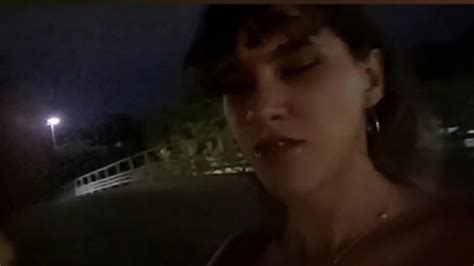 Dar a extraños en una calle desierta XVIDEOS