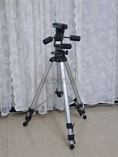 Manfrotto Heavy Duty Tripod | dubizzle