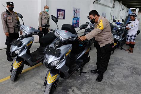 Polda Bali Uji Coba Motor Listrik Jadi Motor Patroli Jelang KTT G20