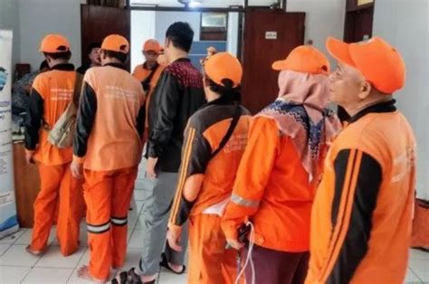 Pemeriksaan Narkoba Petugas PPSU Kelurahan Semanan Komitmen Kelurahan