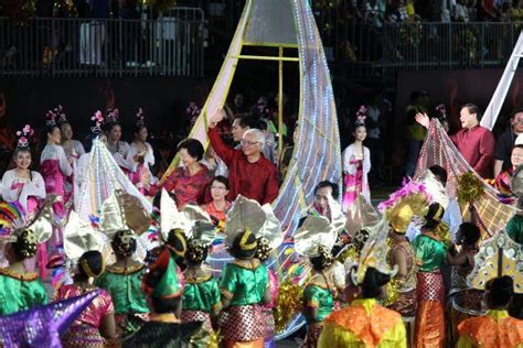 President Tony Tan And Mrs Mary Tan Arriving At Chingay