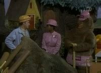 Episode 1530 - The Mister Rogers' Neighborhood Archive