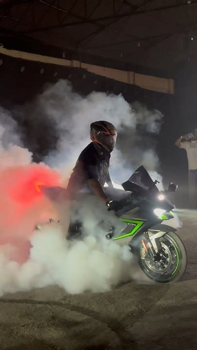 Zx10r Insane Burnout Tyre Blast 💥 😱zx10r Tyreblast Burnout Biker