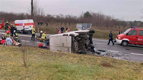 Tragiczny wypadek busa Poczty Polskiej 2 osoby nie żyją 10 poszkodowanych