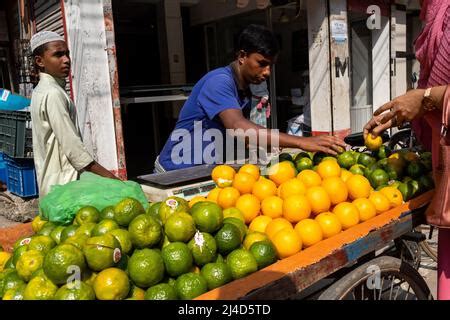 Bangladesh Dhaka Dacca Street Food In Gulshan Area Stock Photo Alamy