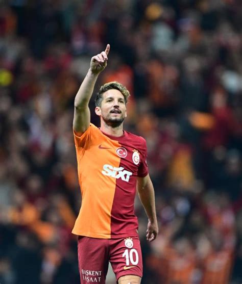 Mertens Galatasaray ile sözleşme uzatacağım Sporx Galeri