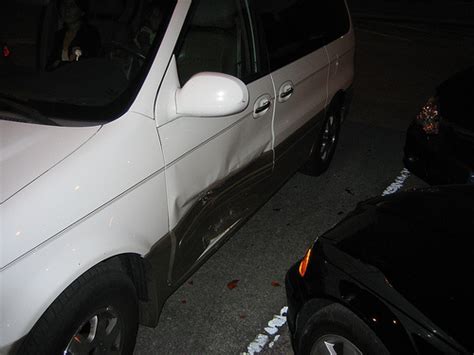 how much does it cost to repair a car door