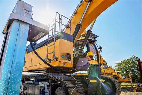 Liebherr Debuts Hydrogen Powered Excavator Build In Digital