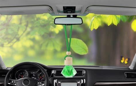 Car Pendant Automotive Perfume Essential Oil Diffuser Auto Interior Rearview Mirror Decoration