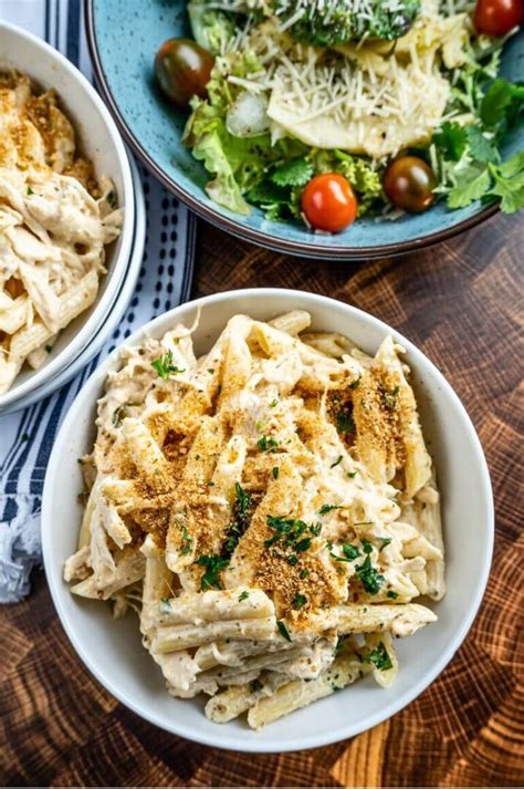 Slow Cooker Olive Garden Chicken Pasta - Yummy and fully