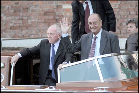 Photo Jacques Chirac et François Pinault au mariage de Salma Hayek et