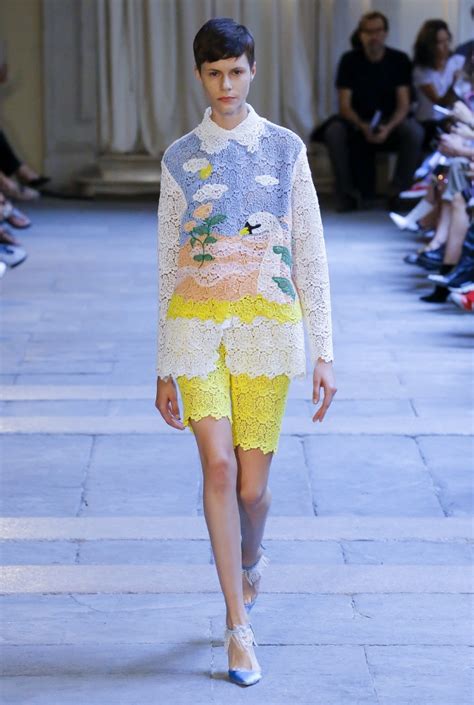 Летние костюмы 2019 - брючные, с шортами, юбками | Какие летние женские ...