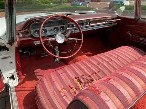 1960 PONTIAC BONNEVILLE CONVERTIBLE RESTORE OR DRIVE AS IS DRIVER