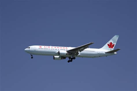 Air Canada Emergency Landing