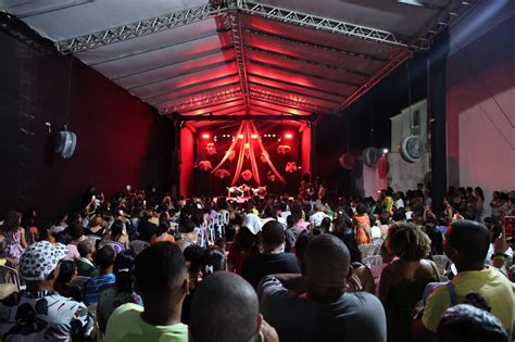 Teatro e dança enriquecem programação do Fasc espetáculos no Palco