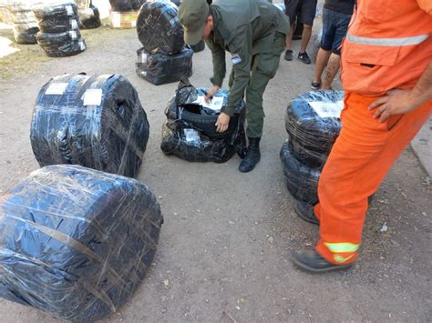 Incautan 99 neumáticos y 252 kilos de hojas de coca en dos