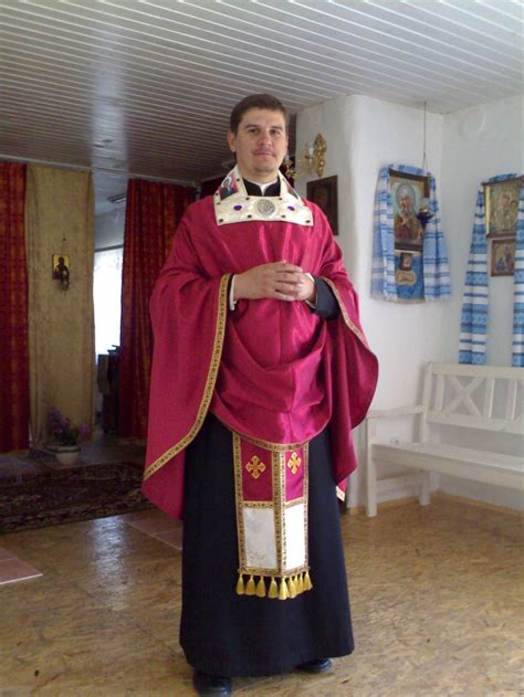 Pin by Leitor João Robson Nunes on Vestimentas | Ecclesiastical ...