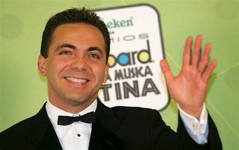 Cristian Castro se muestra como nunca antes en polémicas fotografías