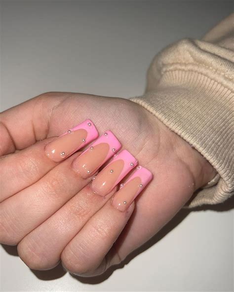 💖25 Designs For Pink French Tip Nails To Look And Feel Ultra Femmy