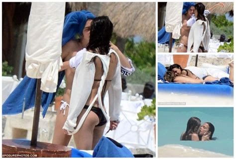 Michelle Rodriguez y Cara Delevingne beso y topless en México