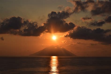 Sun Cloud Sea Stromboli Volcano - Free photo on Pixabay - Pixabay