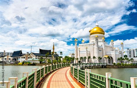 omar ali saifuddien mosque  bandar seri begawan  capital