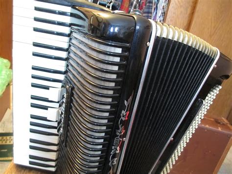 Accordion Wurlitzer 120 Bass Black 3 5 Reeds LMM Tuning 17 5 Reverb