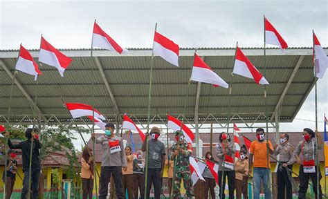 Jelang Hut Ri Ke Tni Dan Polri Mulai Kibarkan Bendera Merah Putih