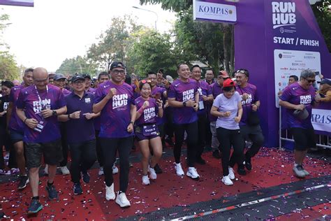 RIBUAN PELARI IKUTI RUN HUB 2023 DI SURABAYA WALI KOTA ERI CAHYADI