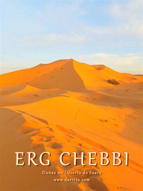 Erg Chebbi Dunas no deserto do Saara junto à fronteira argelina