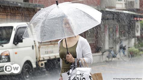 Typhoon Saola Makes Landfall In Southern China DW 09 02 2023