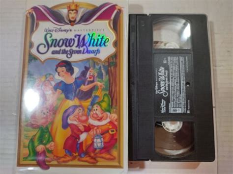 Branca De Neve E Os Sete An Es Vhs Clam Shell India Ubuy