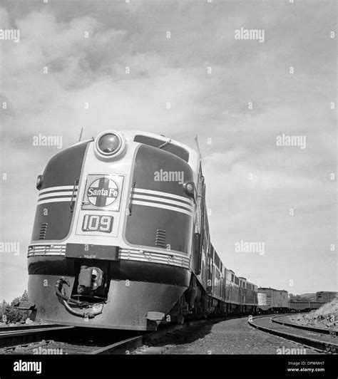 Atchison, Topeka and Santa Fe Railway, EMD FT diesel-electric freight ...