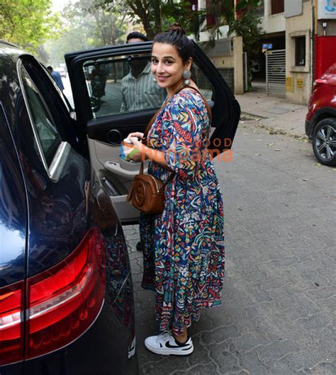 Photos Vidya Balan Snapped With Her Husband Siddharth Roy Kapur In