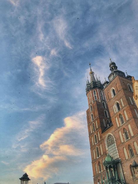 Premium Photo | St mary's basilica in krakow poland