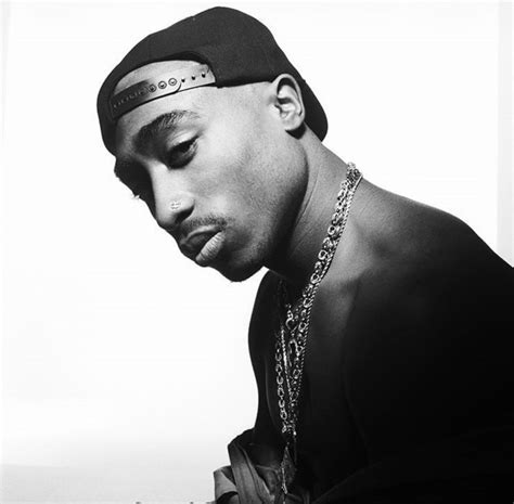 T U P A C Tupac Pictures Tupac Makaveli Eminem Photos