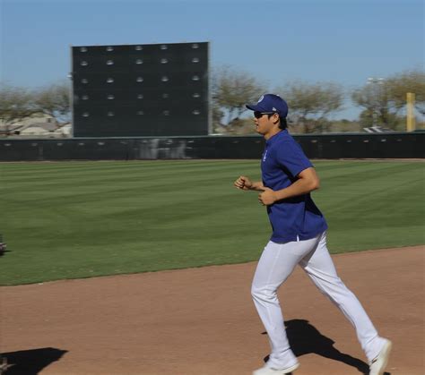 ドジャース・大谷翔平、古巣エンゼルス戦で2打席連続三振試合前にはトラウトらと再会 2024年3月6日掲載 ライブドアニュース