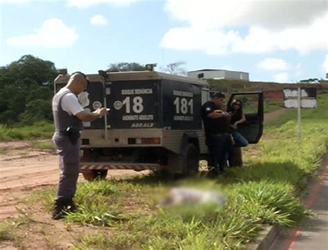 Corpo é Encontrado Com Marcas De Tiros E Facadas Em Beira De Rodovia Da