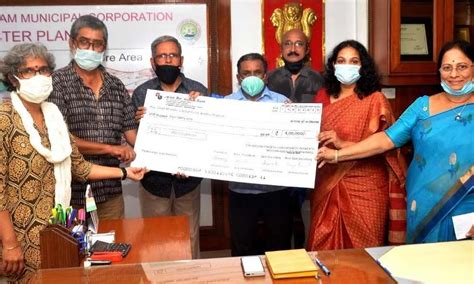 Visakhapatnam Apferwas Donates 4 Lakh To Cm Relief Fund