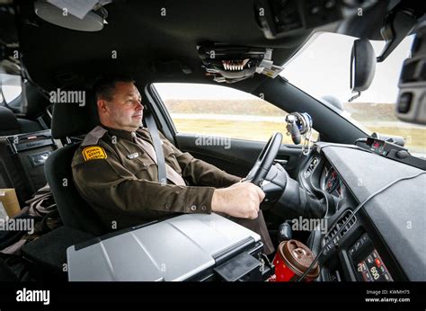 Davenport, Iowa, USA. 23rd Nov, 2016. Iowa State Trooper Dan Loussaert ...