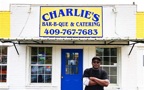 Charlies Bar B Que Offers More Than Just Delicious Links To The Past