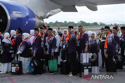 Pesawat Garuda Bawa Jamaah Haji Kloter 5 Lakukan Return To Base