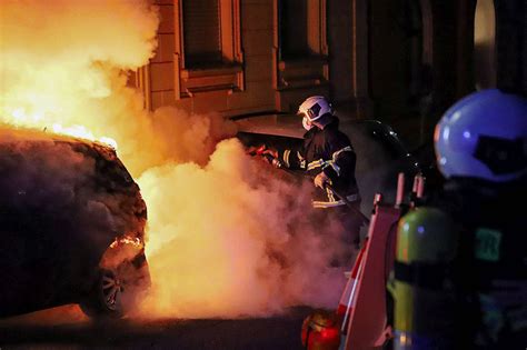 Zwei Pkw in Wuppertal nach Brand schwer beschädigt