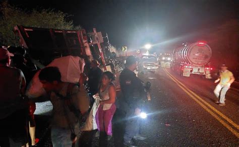 Muere trailero en volcadura por la carretera Mazatlán Durango