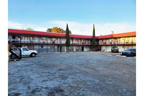 Book Hotel Alpine TX near University, TX from $60 - OYO Hotels