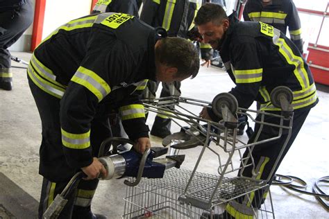 Eine Knifflige Feuerwehr Bung Freiwillige Feuerwehr Tulln