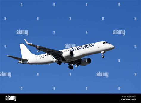 Aircraft Air Serbia Embraer Erj Sx Ptm Stock Photo Alamy