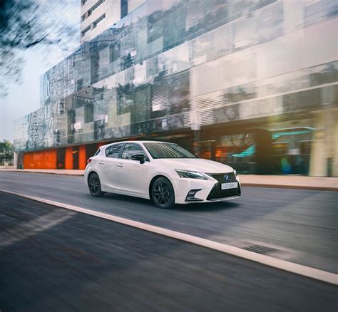 Notre stock de véhicules hybrides d'occasion | Lexus France