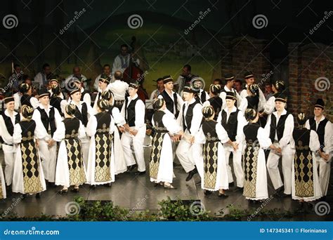 Timisoara Rumania Bailarines Rumanos En Traje Tradicional