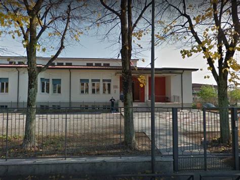 Montichiari Forte Puzza Alla Scuola Elementare Malori Per Bambini